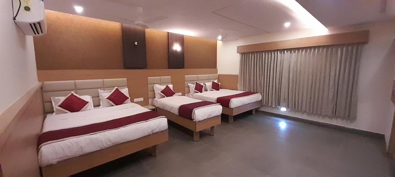 Hotel Golden Sand Велангани Екстериор снимка