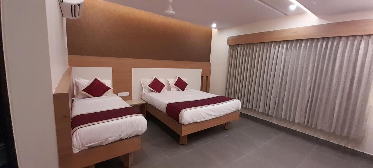 Hotel Golden Sand Велангани Екстериор снимка