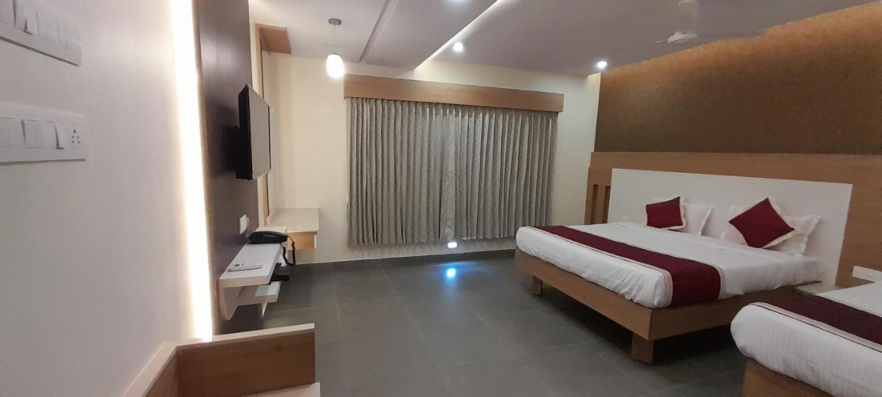 Hotel Golden Sand Велангани Екстериор снимка